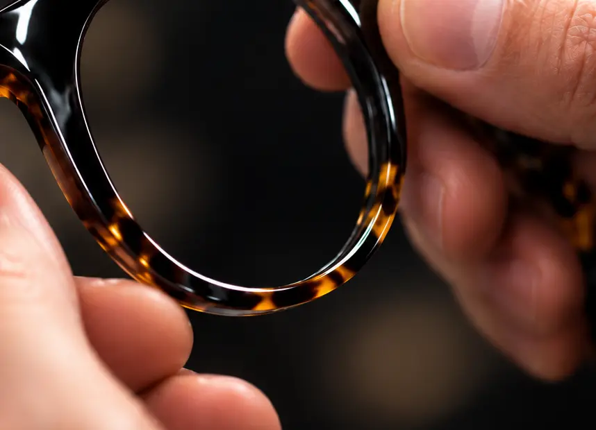 Precision parts finished on MICROMECALP machines for optics, micromechanics and medical work